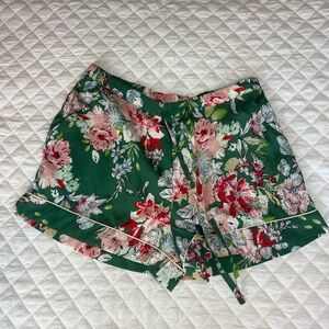 Cupcakes and Cashmere Sleep Shorts in Floral Print Size Medium